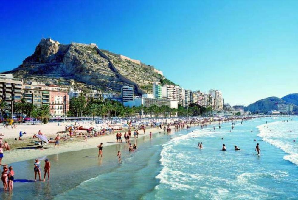 Atico Centrico Junto A La Playa Apartment อาลิกันเต ภายนอก รูปภาพ